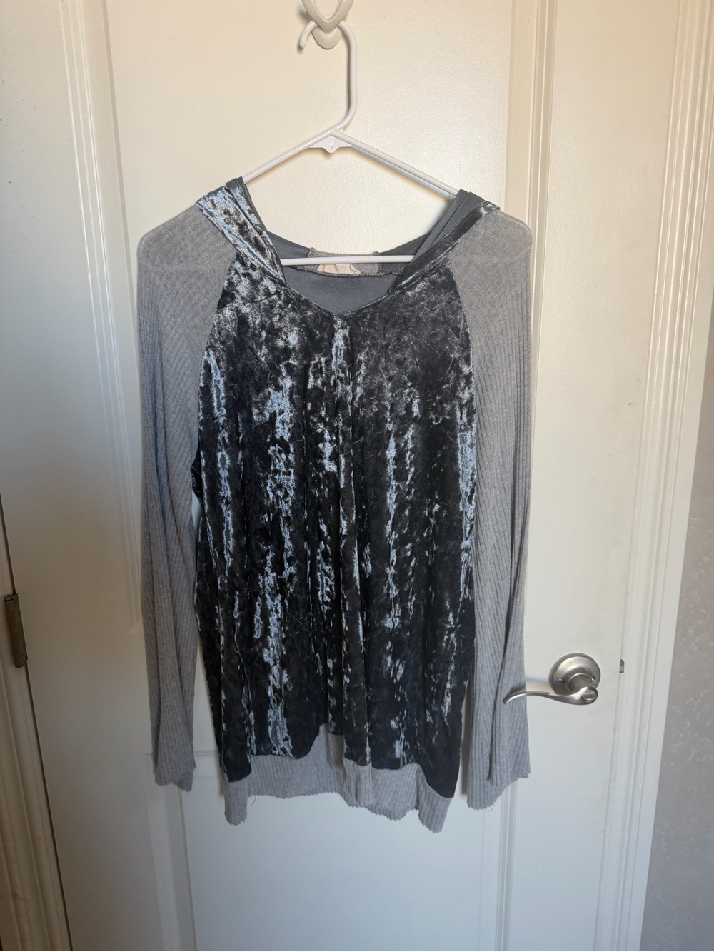 Hummingbird Crushed Velvet & Ribbed Hoodie - Gray